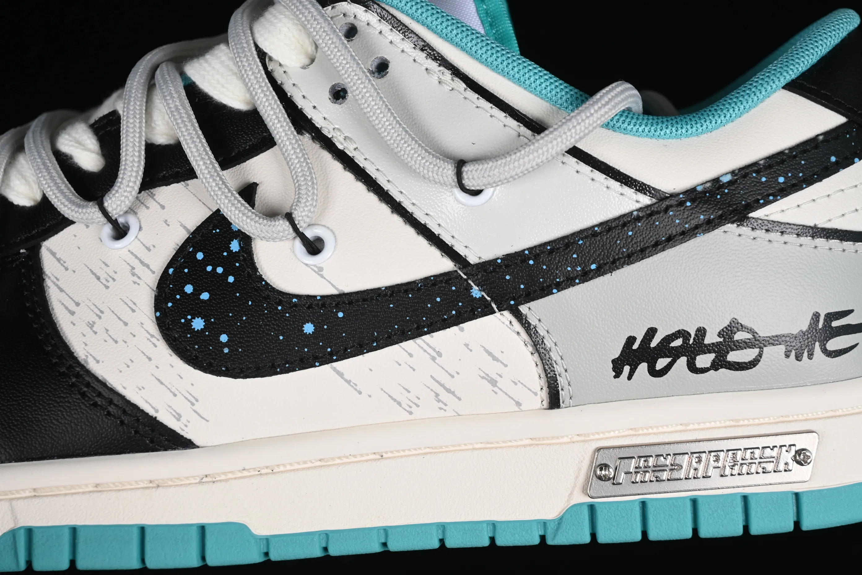 All Categories Nk SB Dunk Series Nk SB Dunk Low Low-top sneakers Nk Dunk Low Panda Prank Star Trek SB strappy low-top casual sneakers DV0833-101